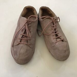 UGG Women’s Blake Suede Casual Lace-up Sneaker In Dusk Pink Size 7